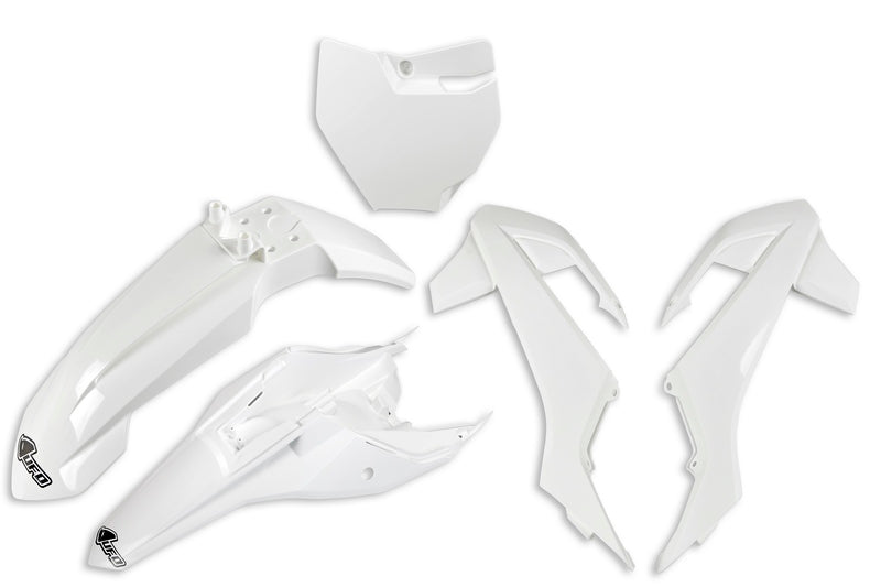 UFO Plast PLASTIC KIT, WHT/WHT