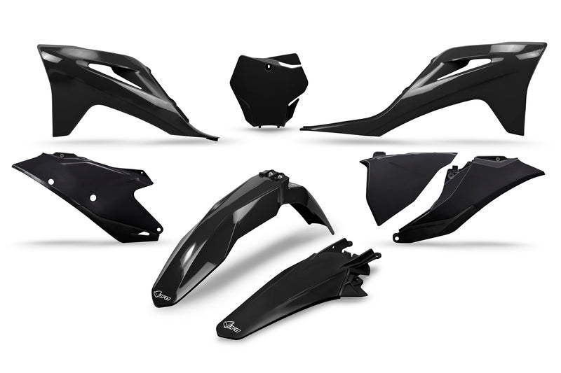 UFO Plast PLASTIC KIT, BLK
