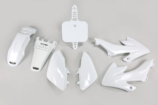 UFO Plast PLASTIC KIT, WHT/WHT