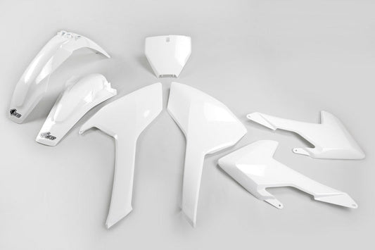 UFO Plast PLASTIC KIT, WHT/WHT