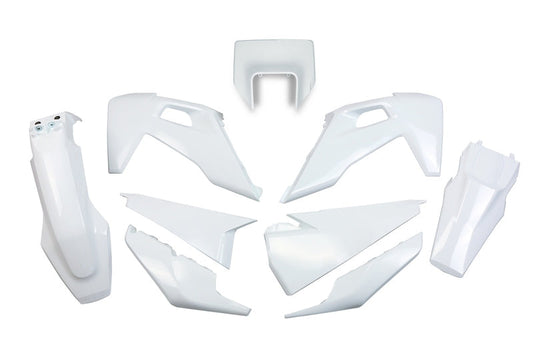 UFO Plast PLASTIC KIT, WHT/WHT