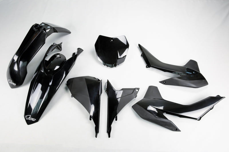 UFO Plast PLASTIC KIT, BLK/BLK