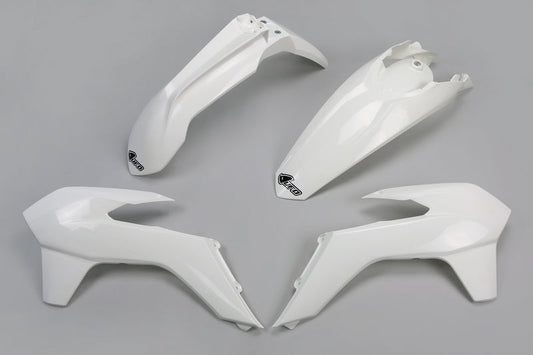 UFO Plast PLASTIC KIT, WHT/WHT