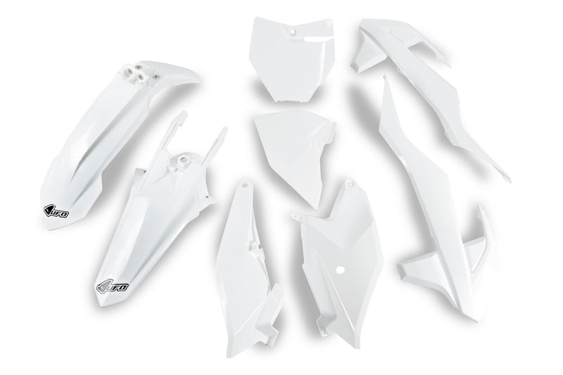 UFO Plast PLASTIC KIT, WHT/CLR